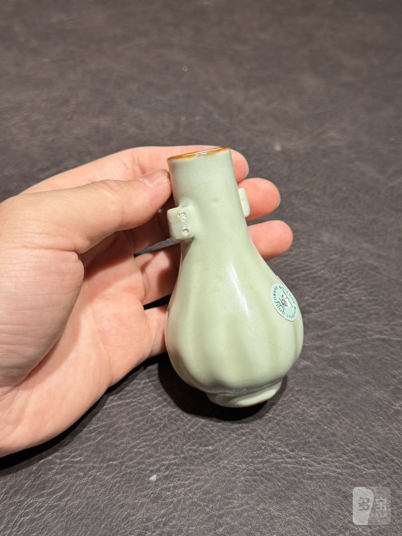明成化 仿哥釉小贯耳瓶 - 图10